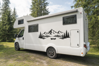 Wohnmobil-Aufkleber Bergsee mit Kanu und Tannenwald