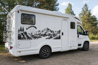 Wohnmobil-Aufkleber Gleitschirmflieger vor Bergpanorama
